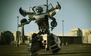 Citroen-C4-Alive-with-Technology-Transformers-robot-advert-01